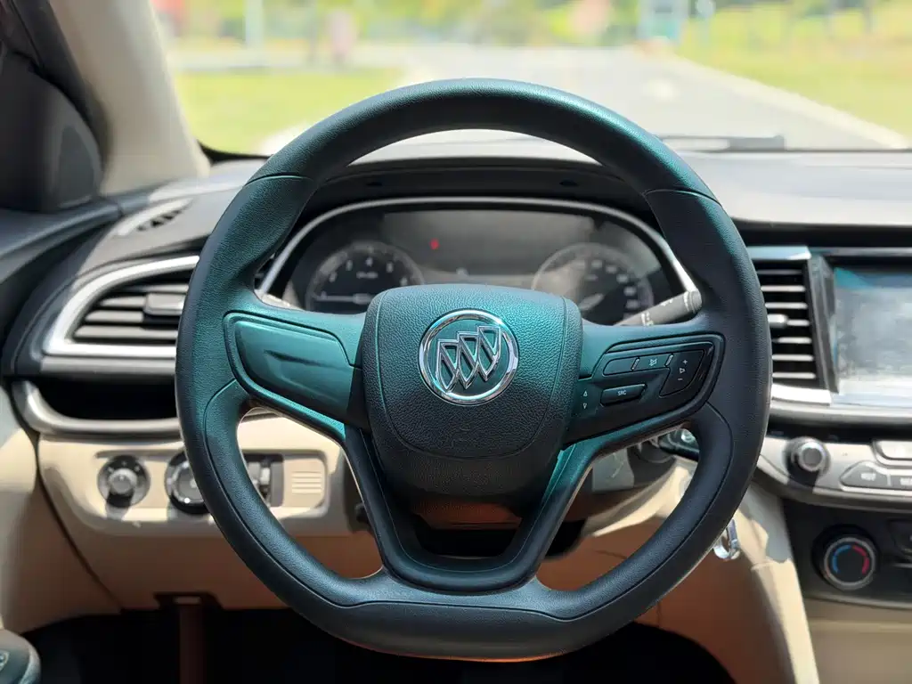 Buick Excelle 2016 — фото 13