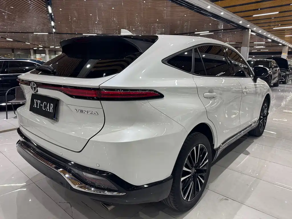 Toyota Venza 2022 — фото 17