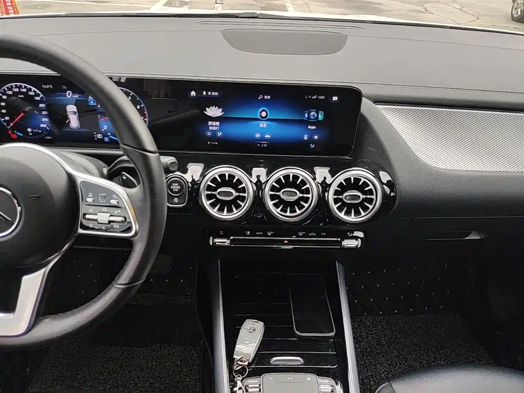 Mercedes-Benz GLA 2023 — фото 8