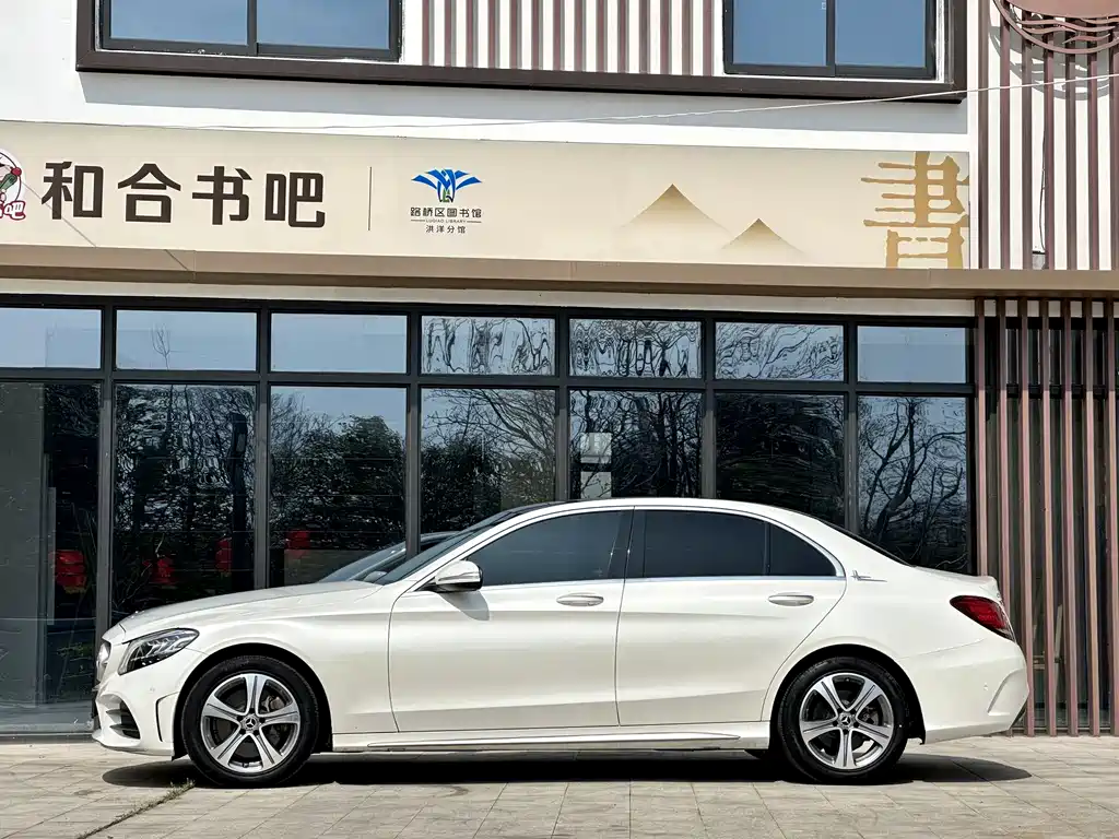 Mercedes-Benz C-Class 2020 — фото 8