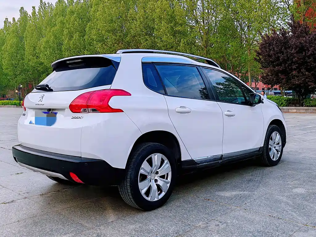 Peugeot 2008 2014 — фото 19