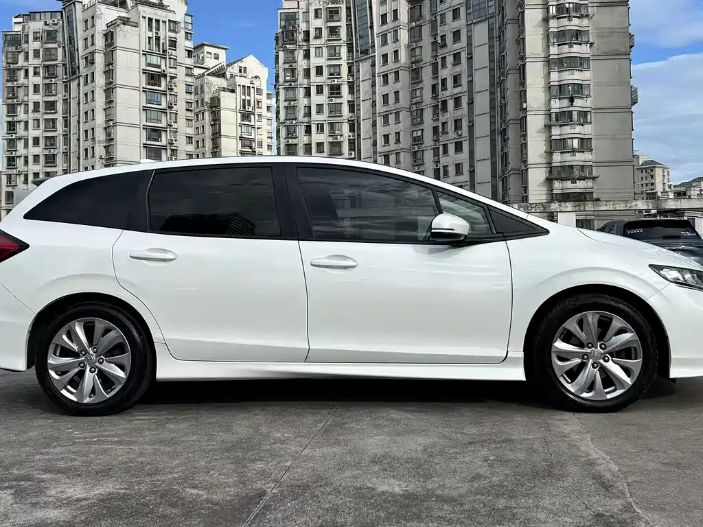 Honda Jade 2017 — фото 12