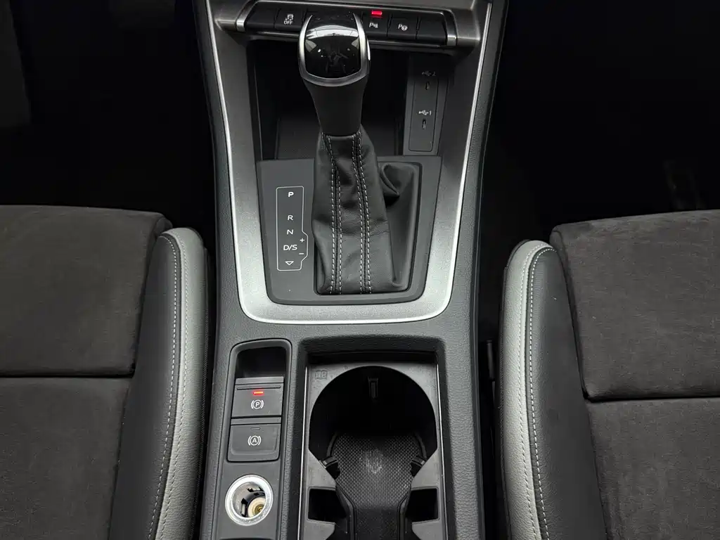 Audi Q3 2022 — фото 14