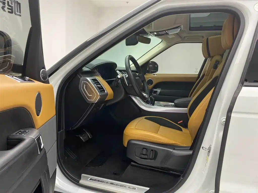 Land Rover Sport 2020 — фото 17