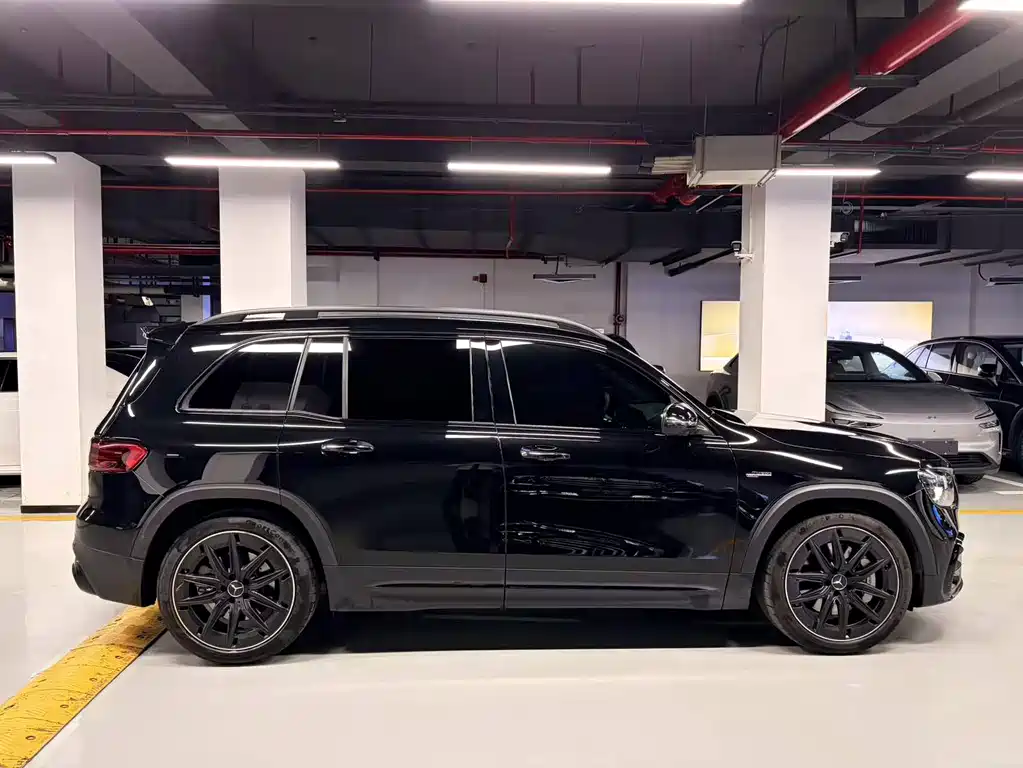Mercedes-Benz GLB AMG 2025