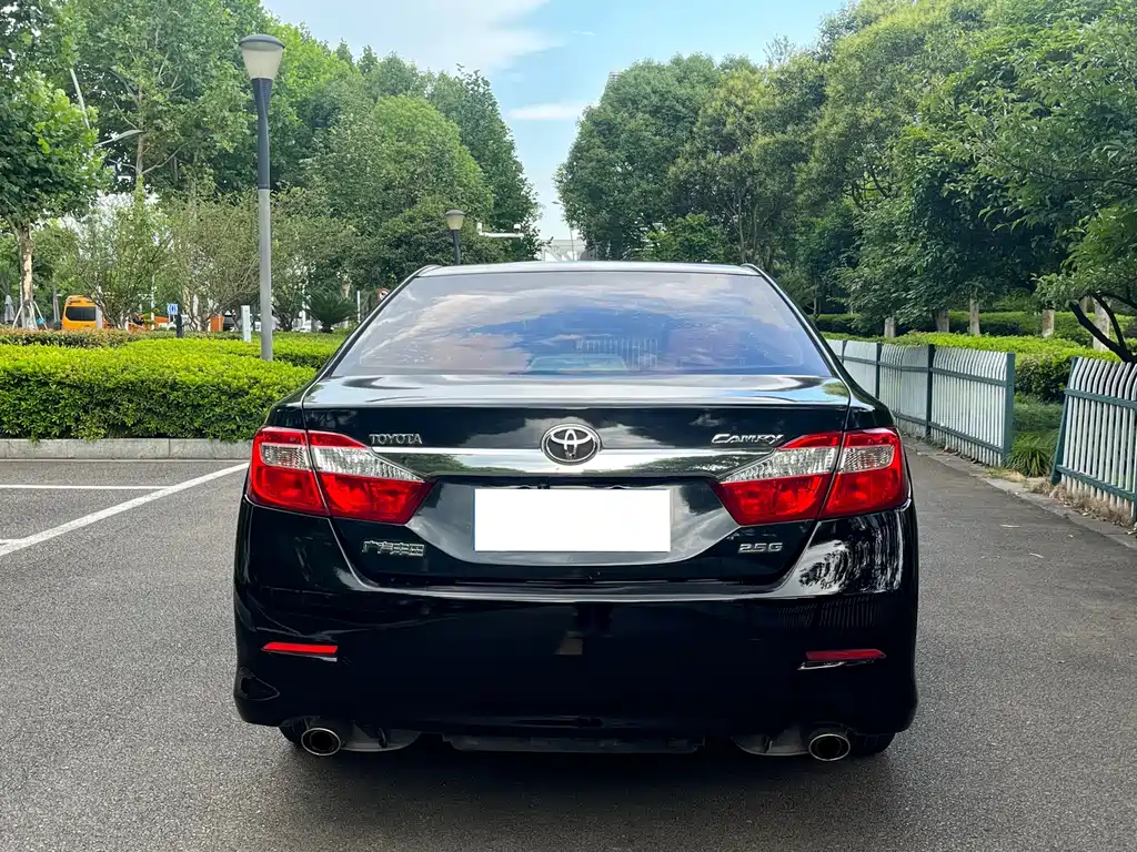 Toyota Camry 2013 — фото 8