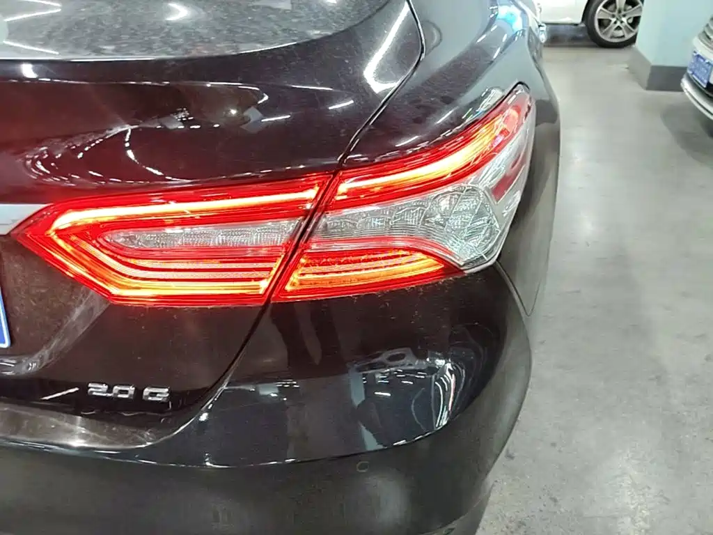 Toyota Camry 2021 — фото 8