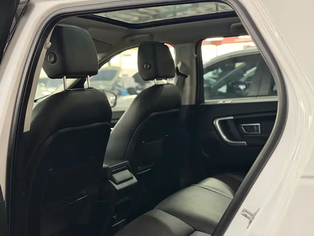 Land Rover Discovery Sport 2017 — фото 7