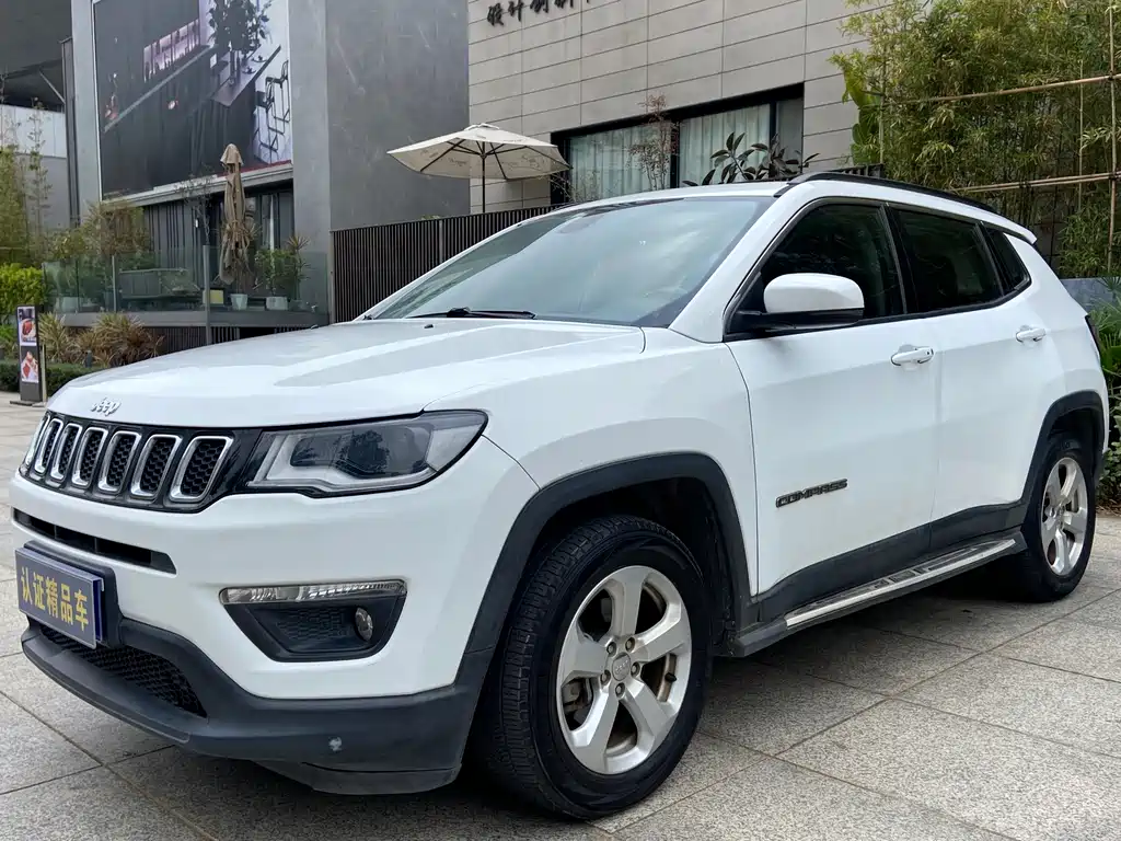 Jeep Compass 2018 — фото 1