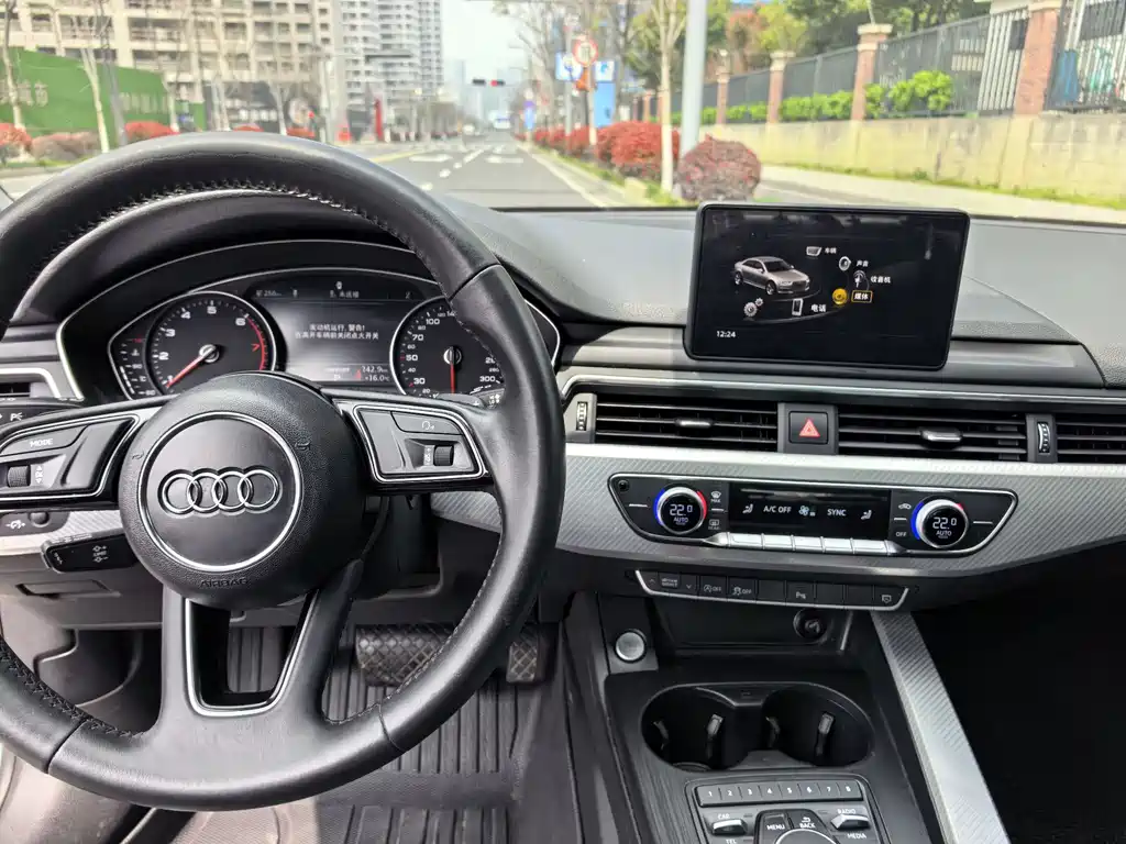 Audi A4L 2017 — фото 8