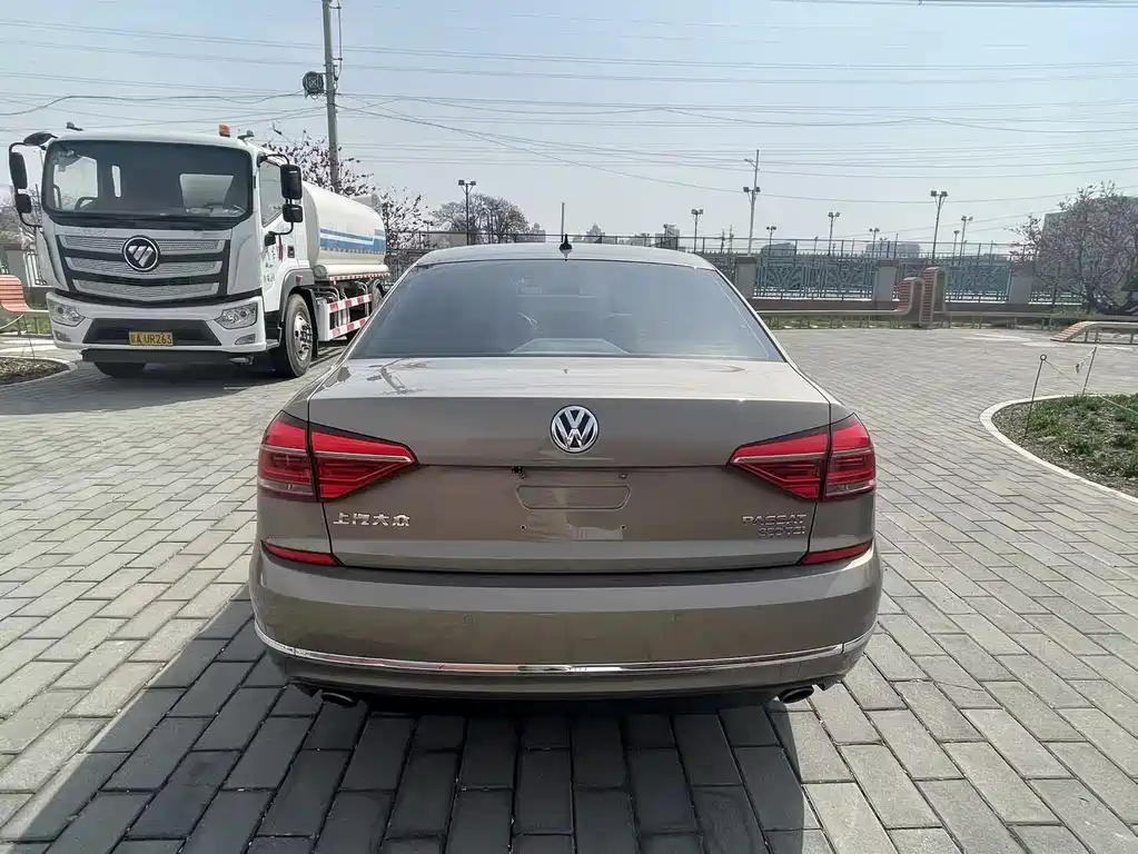 Volkswagen Passat 2017 — фото 6