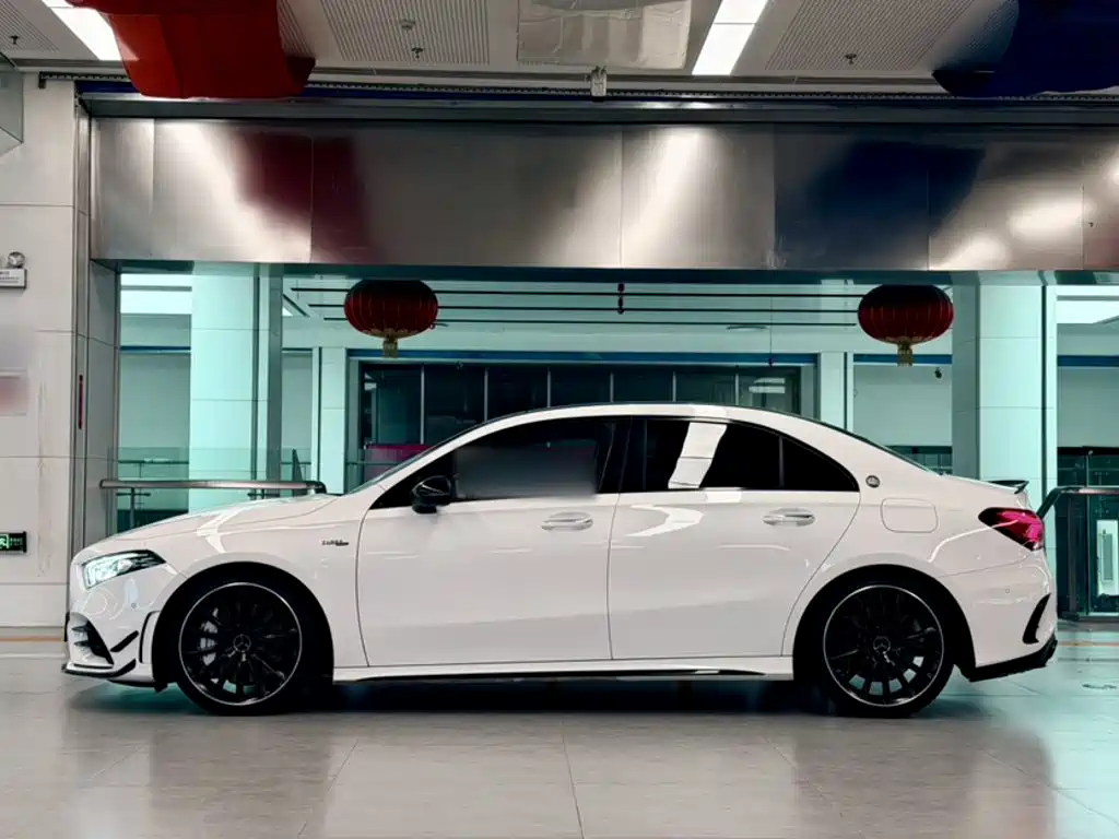 Mercedes-Benz A-Class AMG 2022 — фото 6