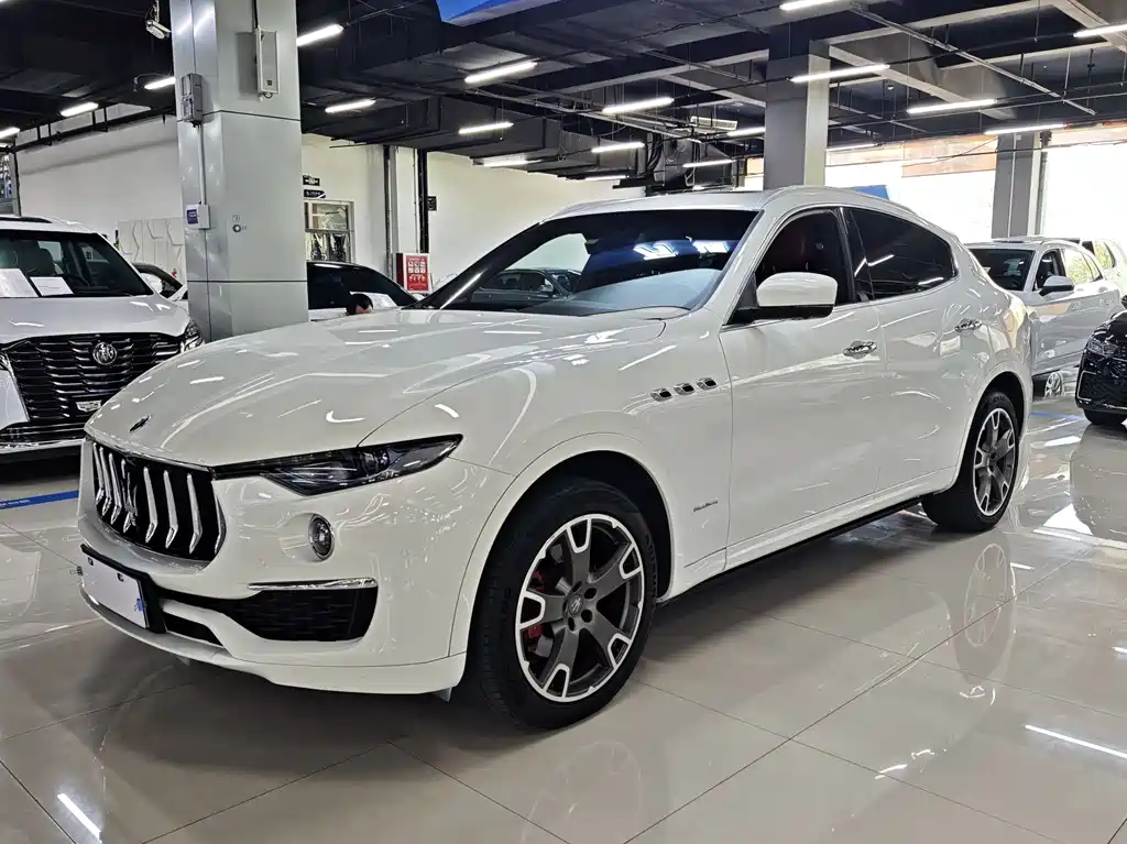 Maserati Levante 2019 — фото 1