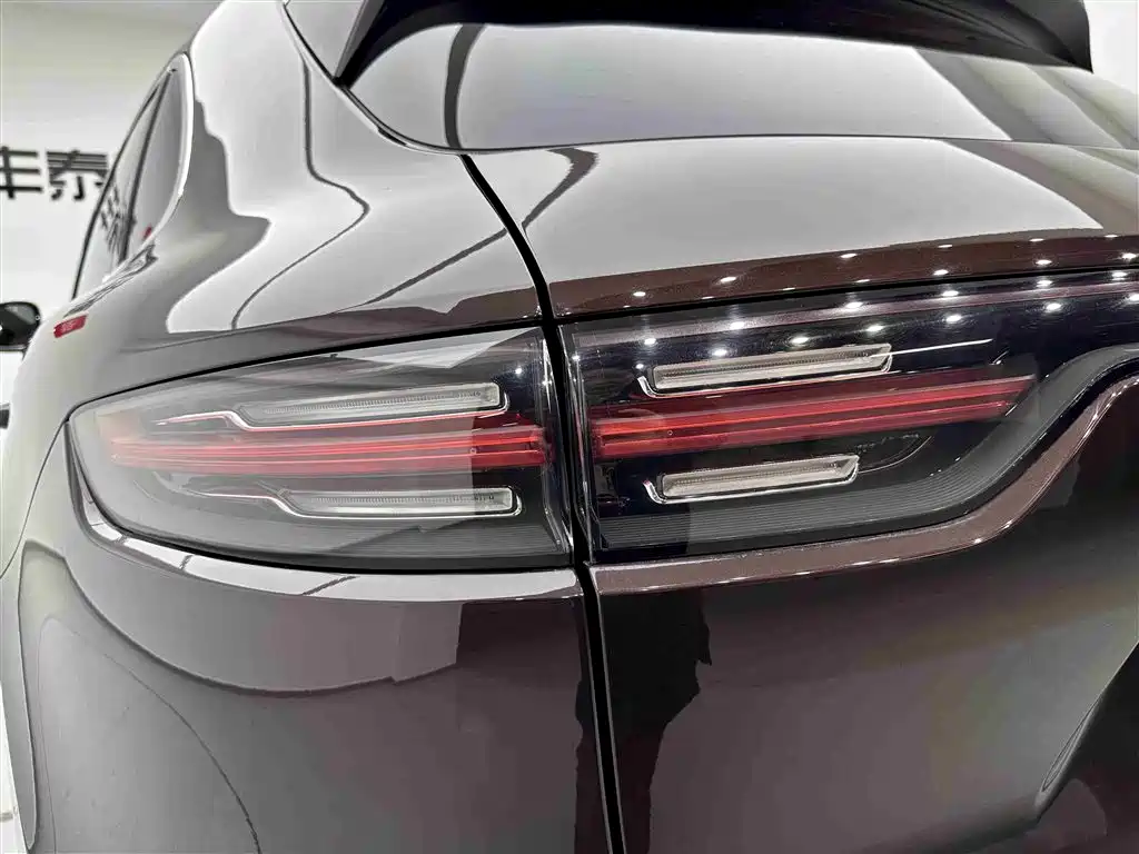 Porsche Cayenne 2020 — фото 30