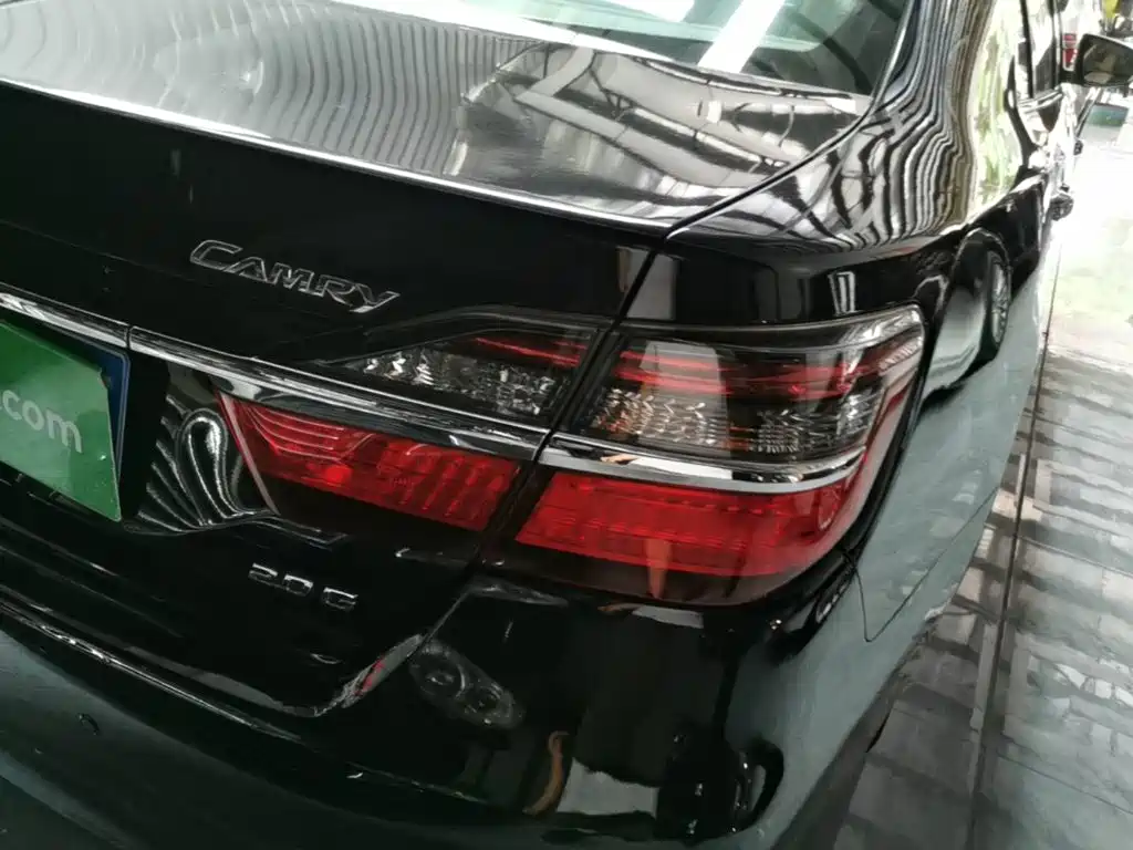 Toyota Camry 2015 — фото 8