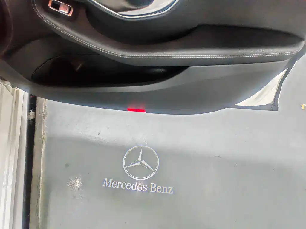 Mercedes-Benz C-Class 2018 — фото 11