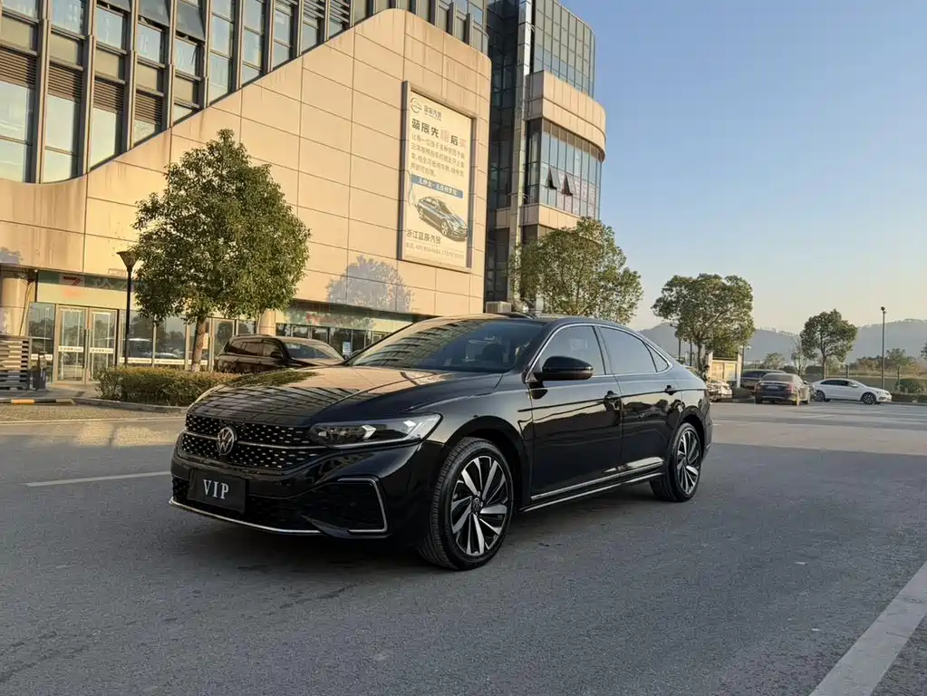 Volkswagen Passat 2022