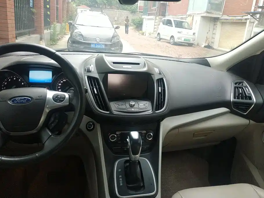 Ford Kuga 2014 — фото 13