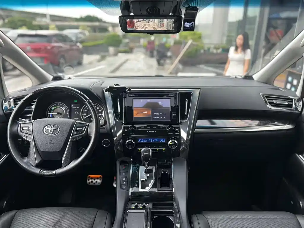 Toyota Vellfire 2020 — фото 16