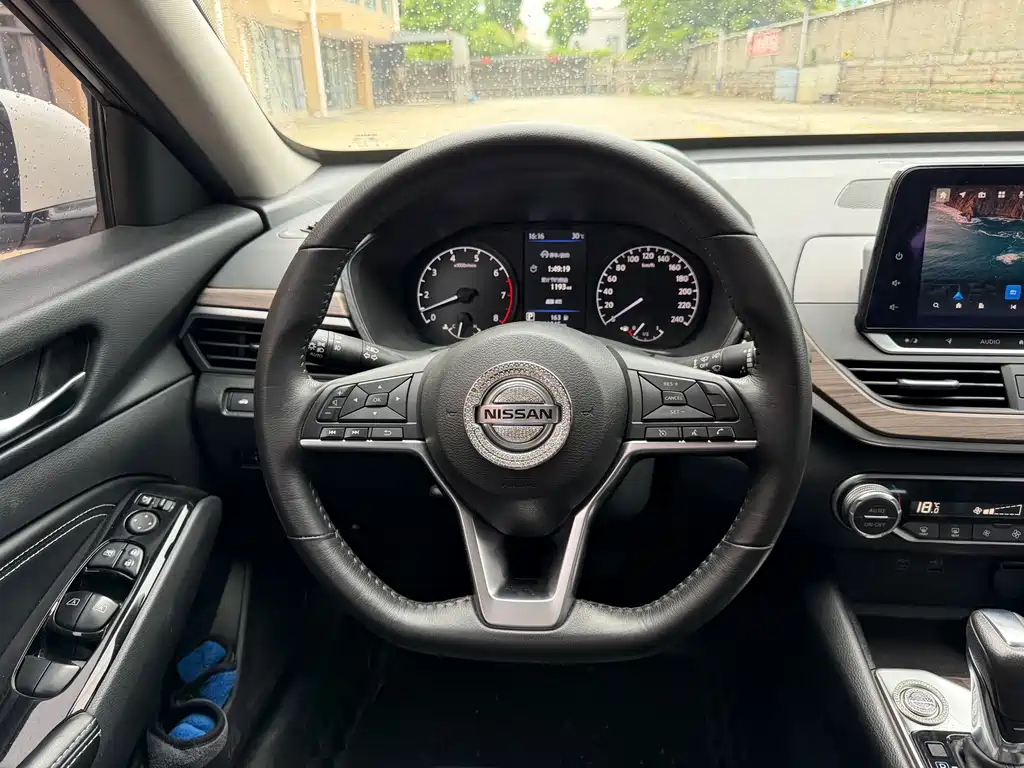 Nissan Teana 2023