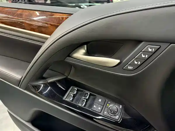 Lexus LX 2016