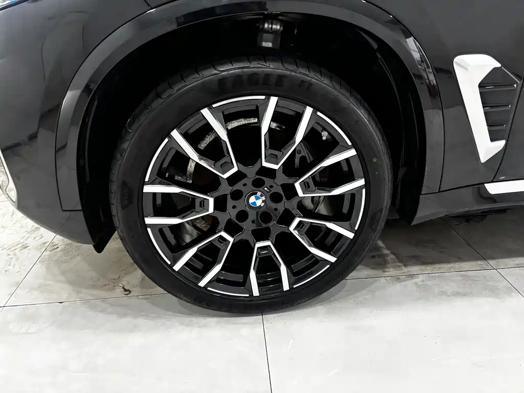BMW X5 2025 — фото 33