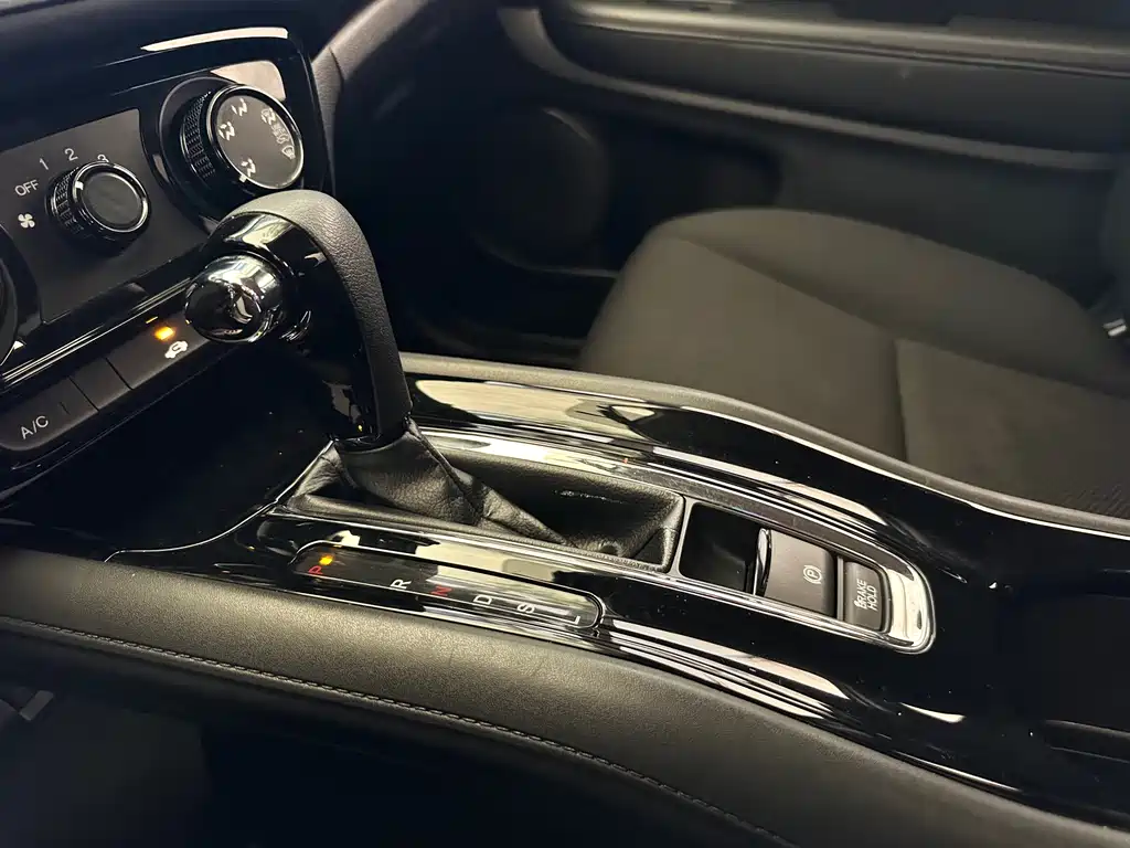 Honda Vezel 2018 — фото 15