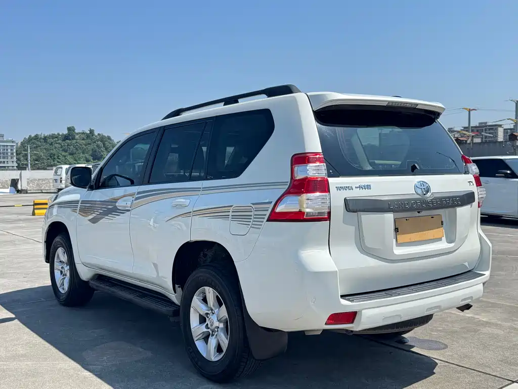 Toyota Prado 2016 — фото 14