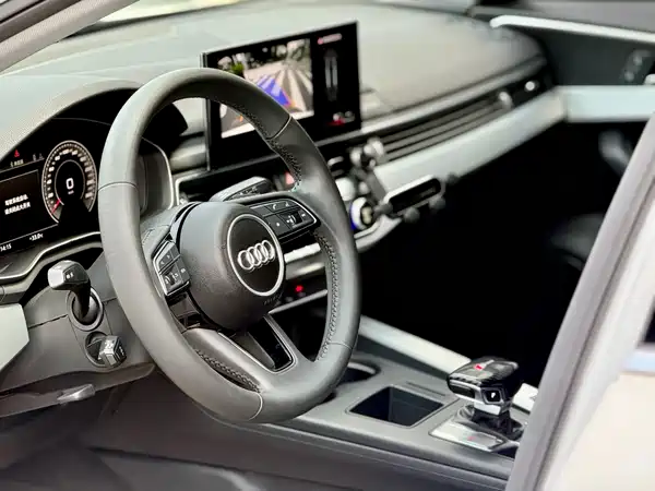 Audi A4L 2021