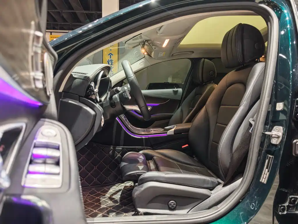 Mercedes-Benz C-Class 2021