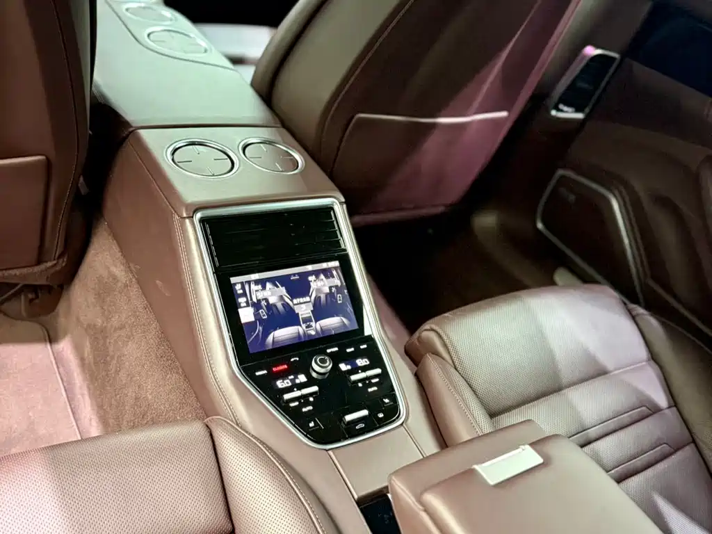 Porsche Panamera 2020 — фото 17