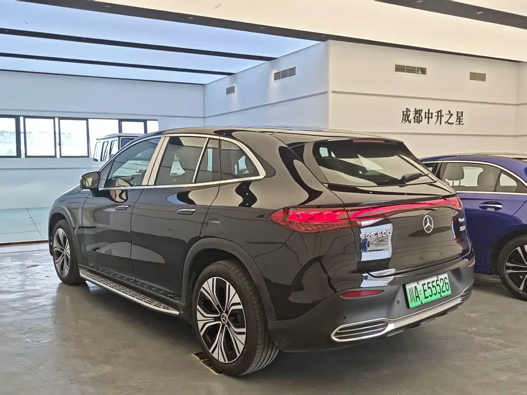 Mercedes-Benz EQE SUV 2025