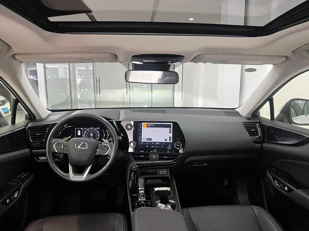 Lexus NX 2023