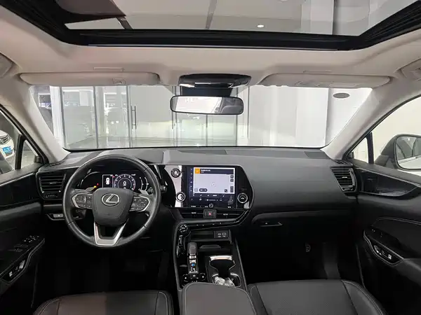 Lexus NX 2023