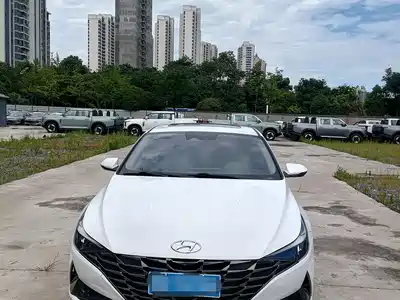 Hyundai Elantra 2022
