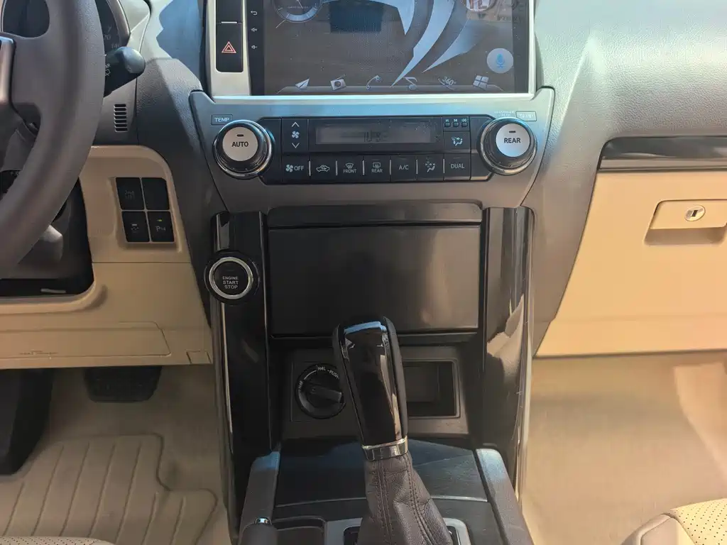 Toyota Prado 2015 — фото 16