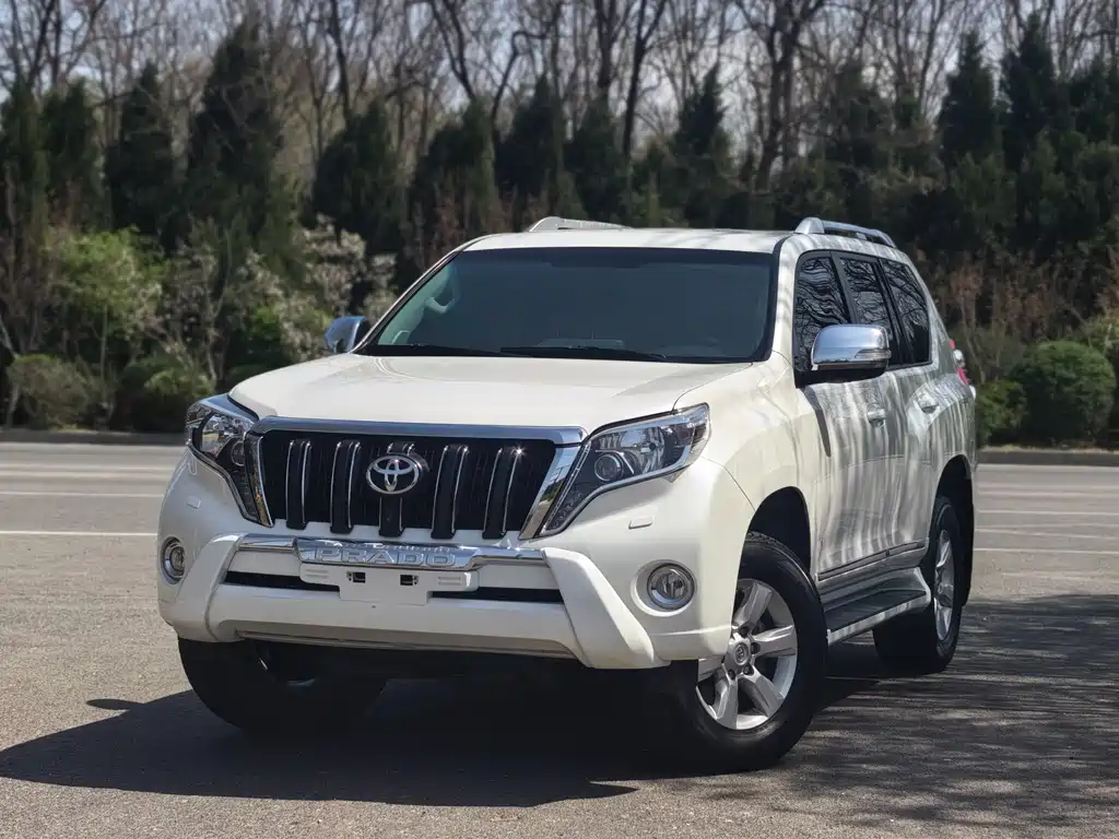 Toyota Prado 2015 — фото 1