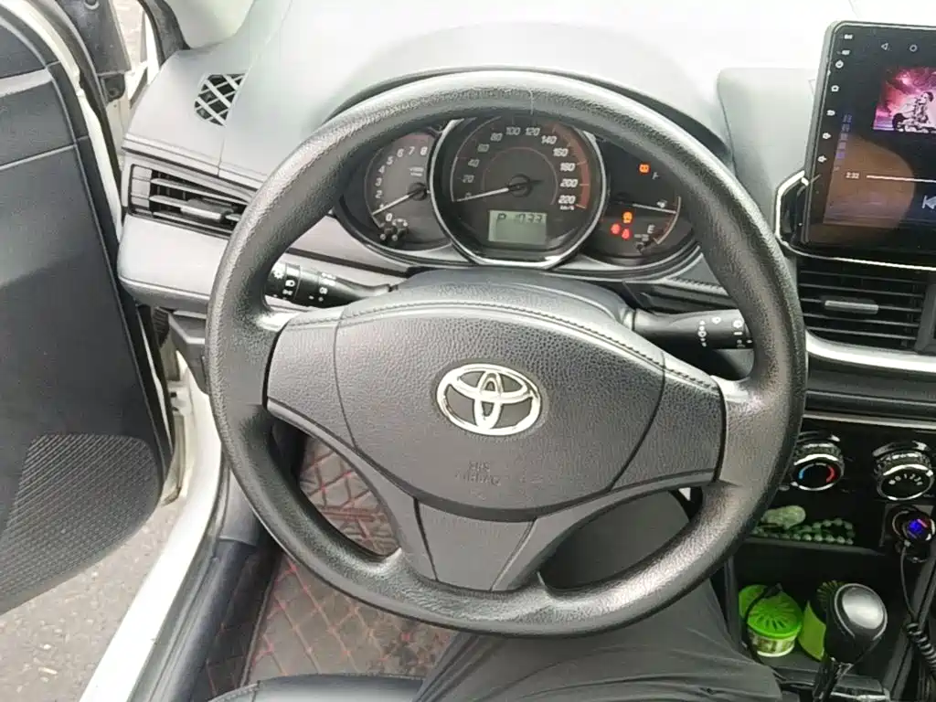 Toyota Yaris L 2021 — фото 11