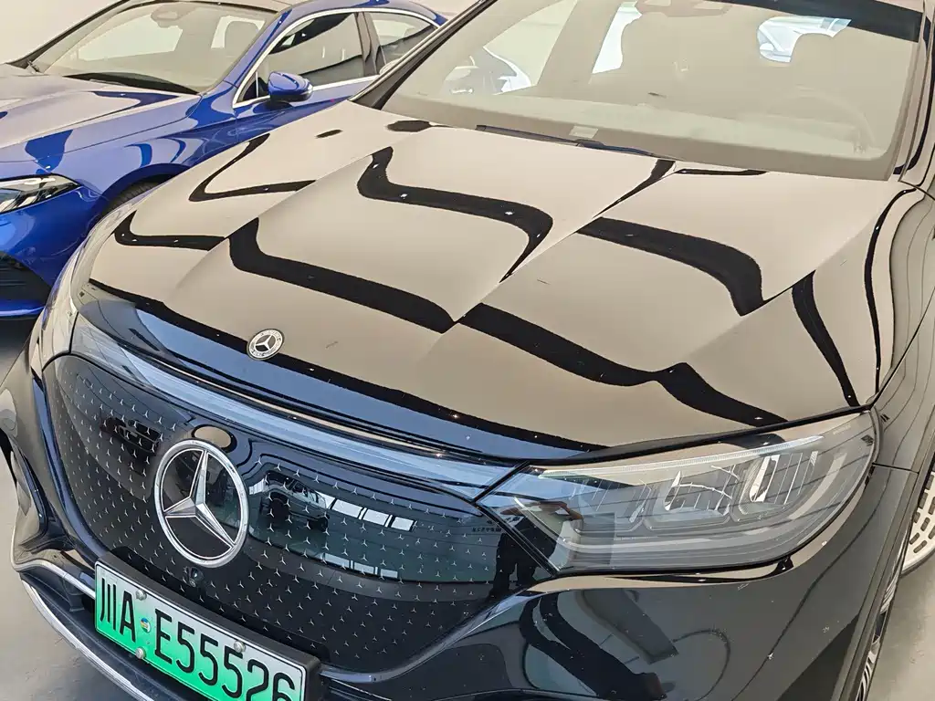 Mercedes-Benz EQE SUV 2025