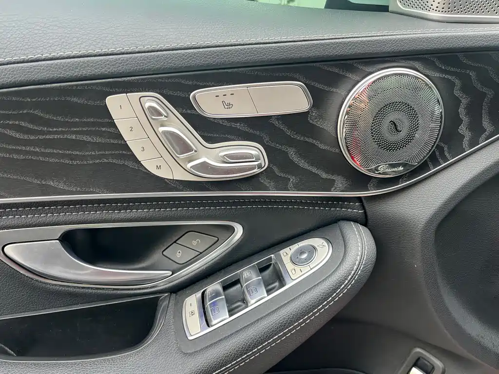 Mercedes-Benz C-Class 2020 — фото 15