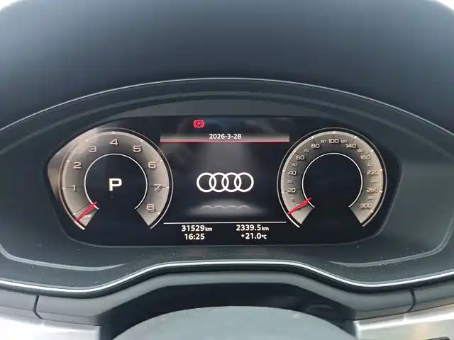 Audi A4L 2023 — фото 12