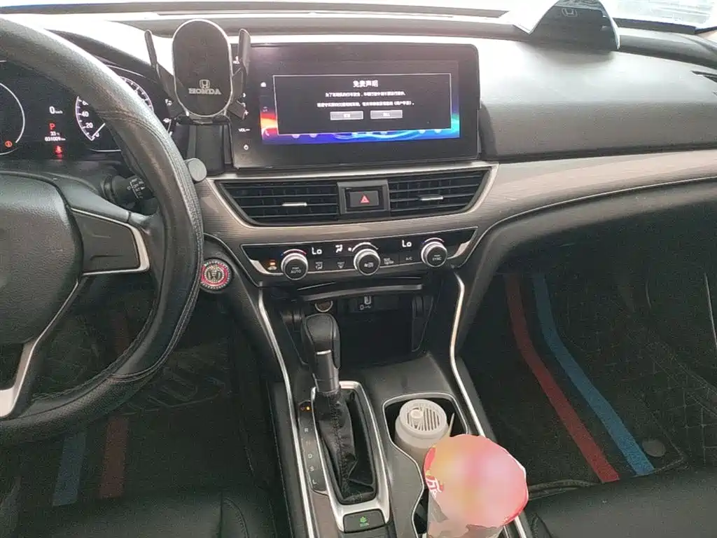 Honda Accord 2022 — фото 10