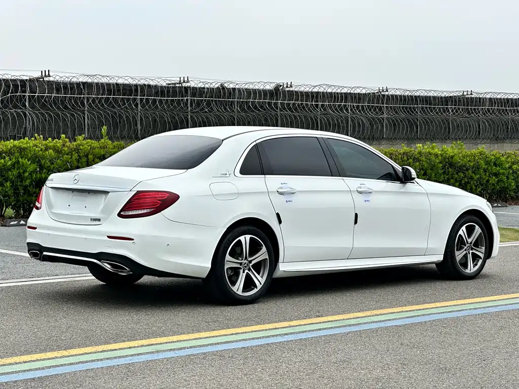 Mercedes-Benz E-Class 2018 — фото 7
