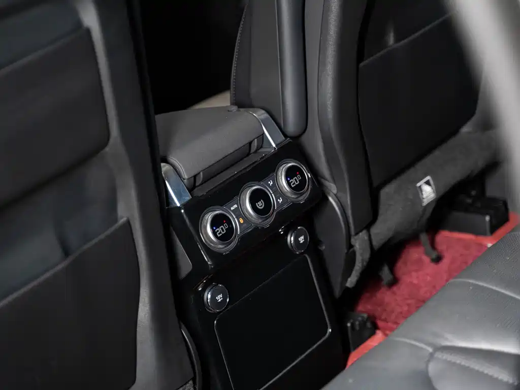 Land Rover Discovery 2019 — фото 15