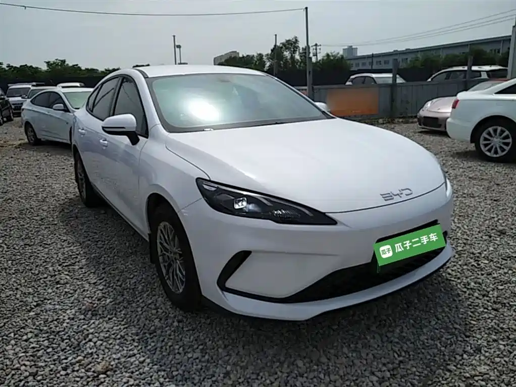BYD Seal 05 DM-i 2025 — фото 4