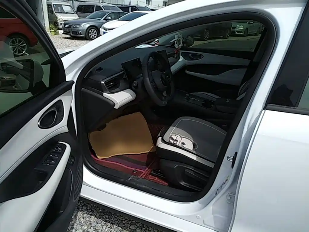 BYD Seal 05 DM-i 2025 — фото 15