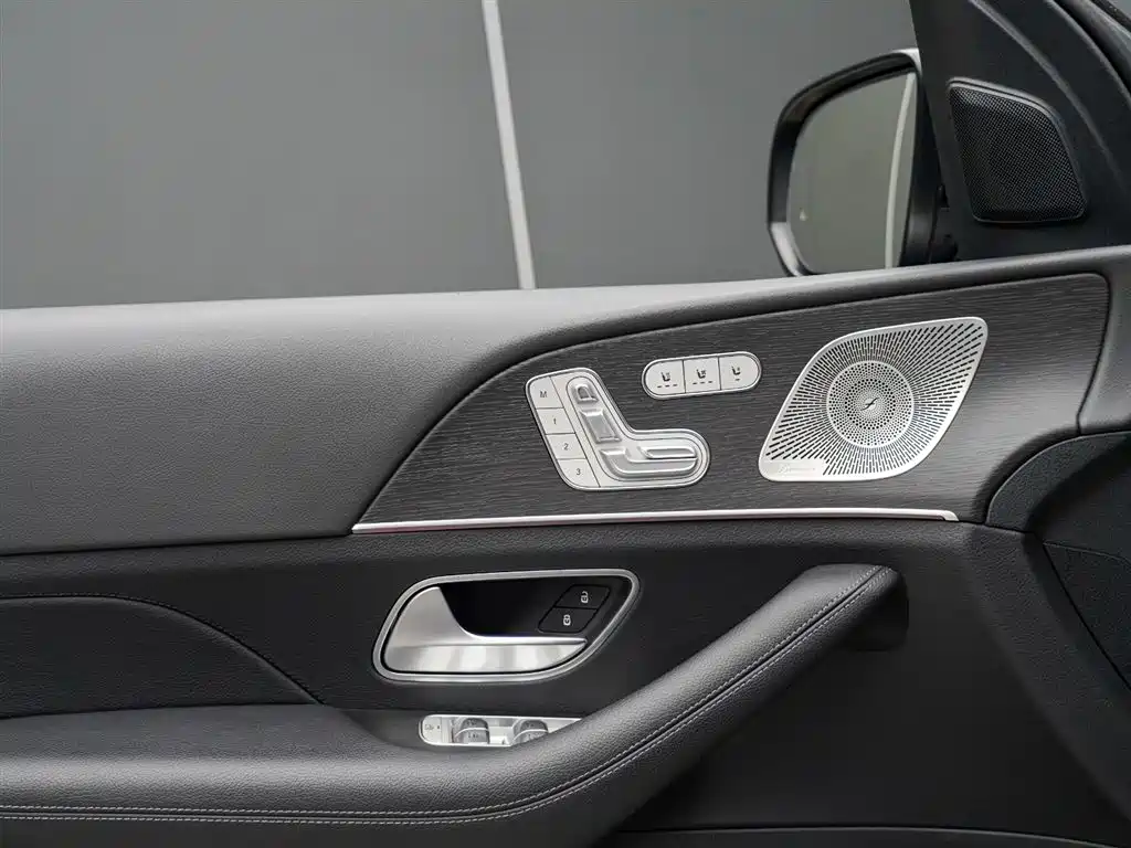 Mercedes-Benz GLS 2023 — фото 9