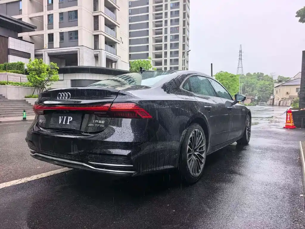 Audi A7L 2024 — фото 9