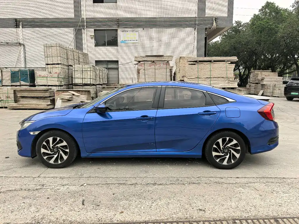 Honda Civic 2018 — фото 5