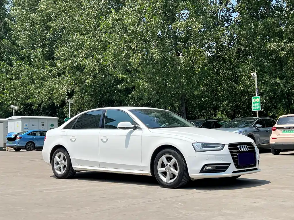 Audi A4L 2015